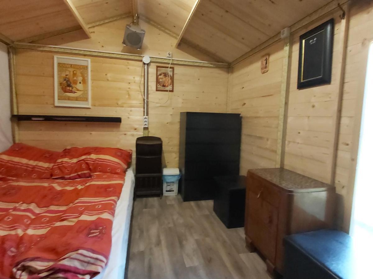 Relax Bungalow Terrace, Glamping Fahaz Siófok Extérieur photo